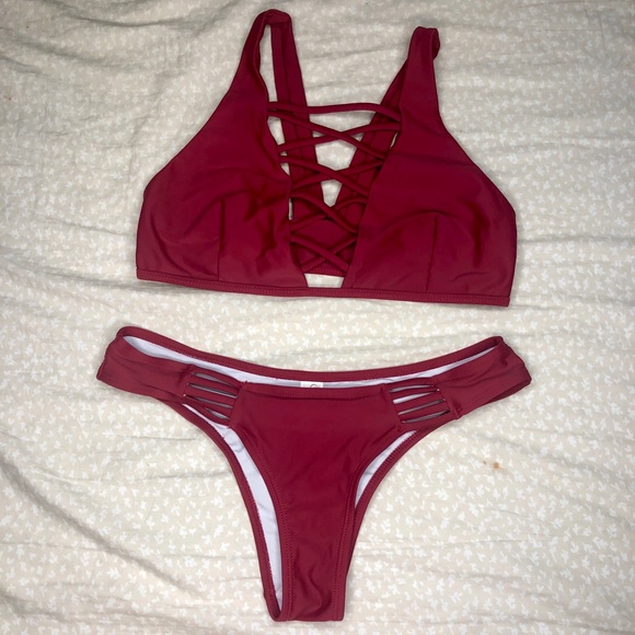 Cupshe Red Bikini Swimsuit Size Small - Picture 3 of 6